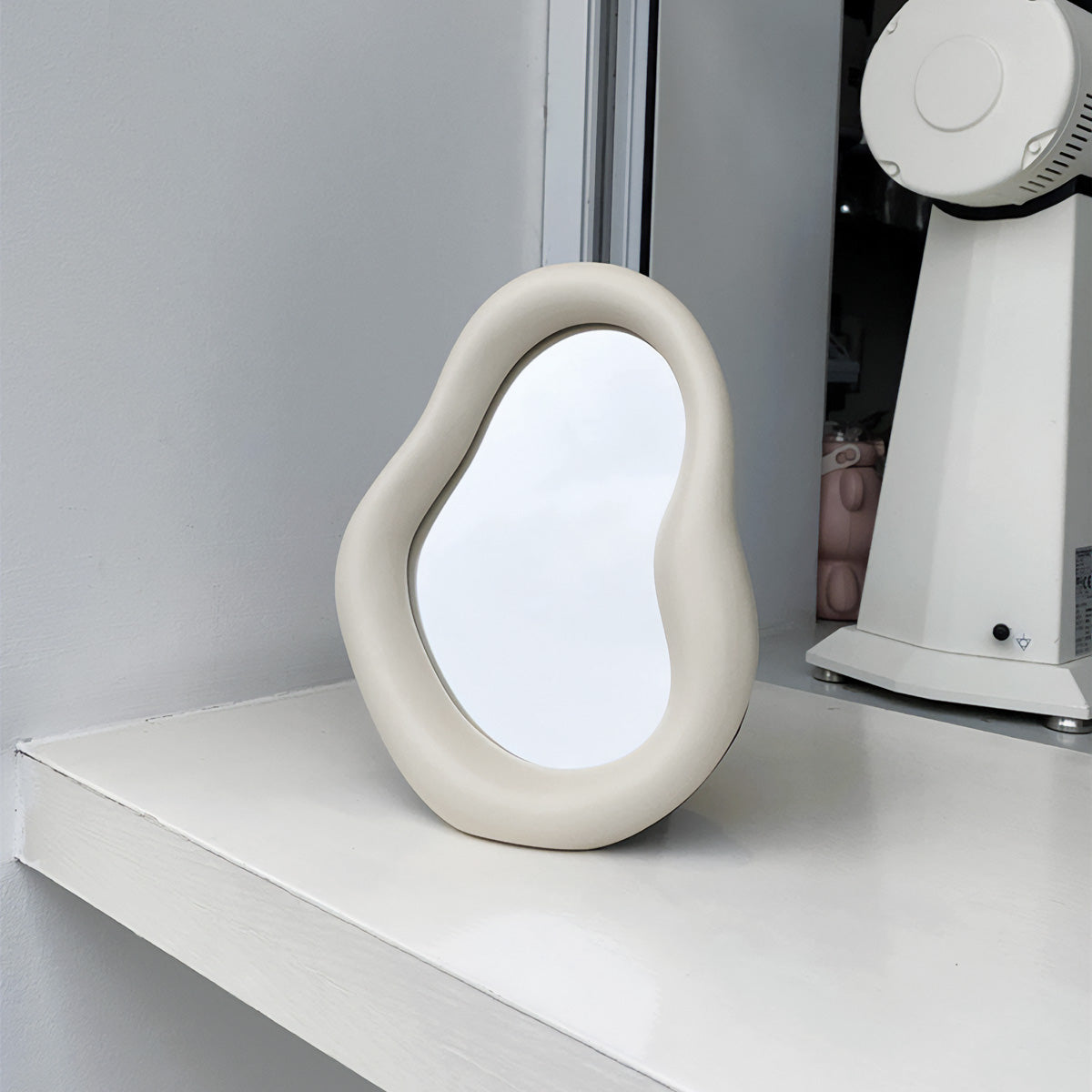 Dicker Tischspiegel mit elegantem und modernem Design zur Aufwertung Ihrer Räume