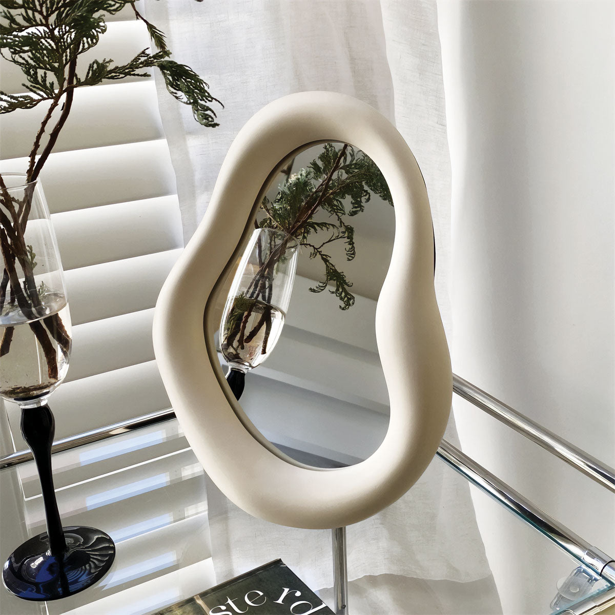 Dicker Tischspiegel mit elegantem und modernem Design zur Aufwertung Ihrer Räume