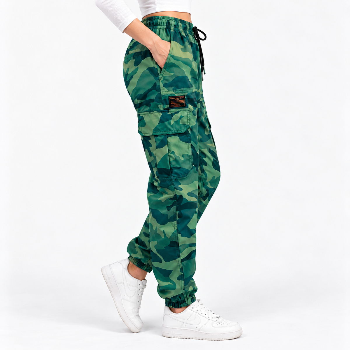 Pantalon de montagne imperméable camouflage pour femmes, pour un confort et une protection maximaux