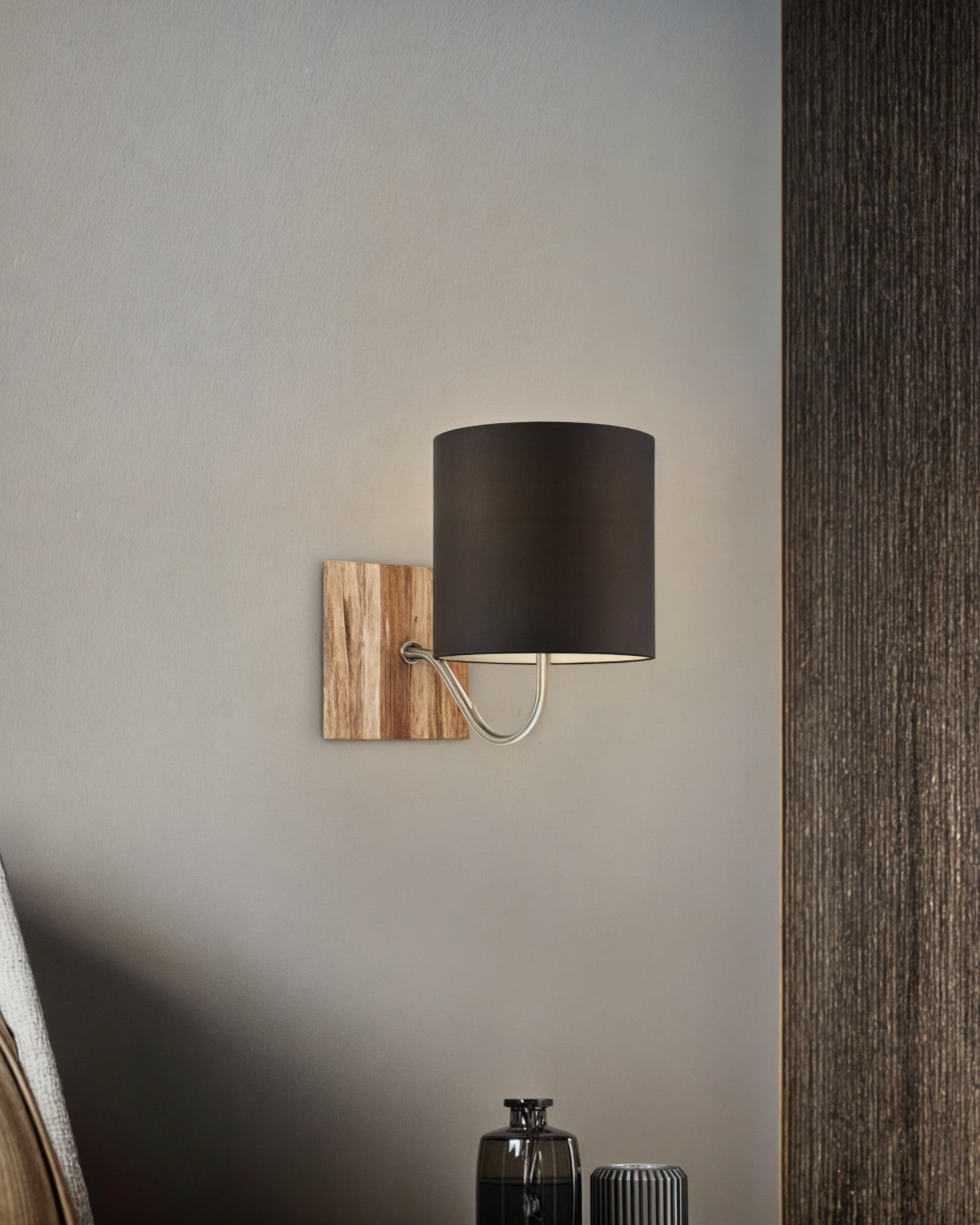 Drift Glow E27 Lampe mit Schokoladen-Schirm 16 cm – Warmer Holz-Effekt – LED-kompatibel – Perfekt für Wohnzimmer oder Schlafzimmer