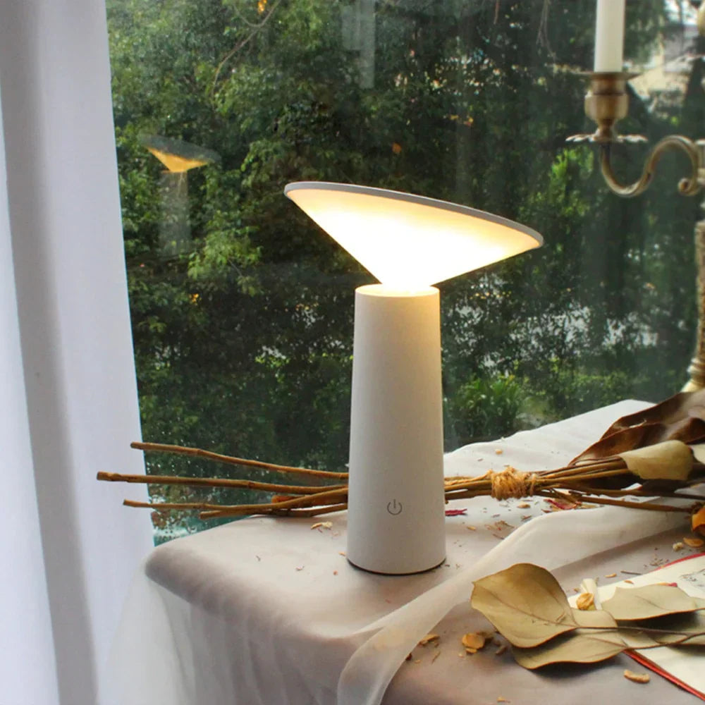 Dimmbare Tischlampe für modernes Wohnen 5
