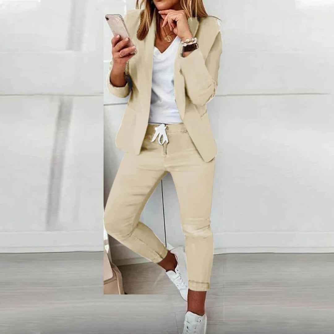 Ein elegantes Florence Damen-Outfit: Vielseitiger Blazer und bequeme Jogger-Hose