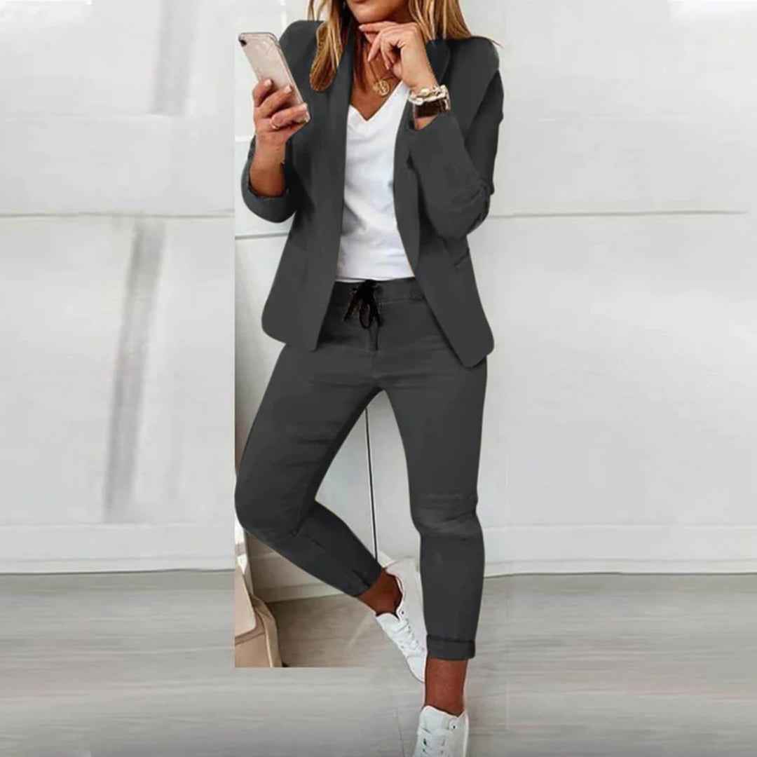 Ein elegantes Florence Damen-Outfit: Vielseitiger Blazer und bequeme Jogger-Hose