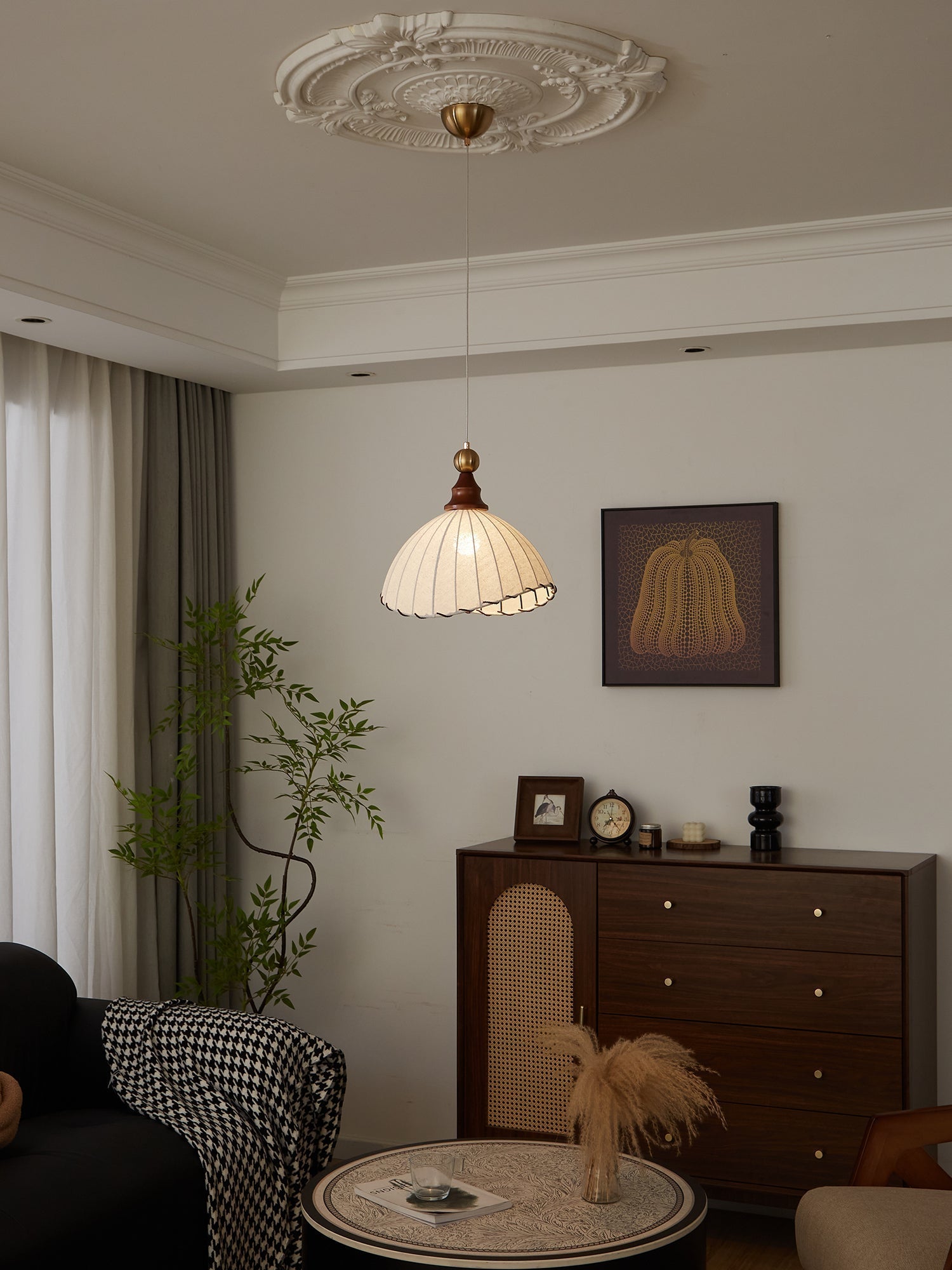 Velona – Schicke und elegante moderne Stoff-Hängeleuchte