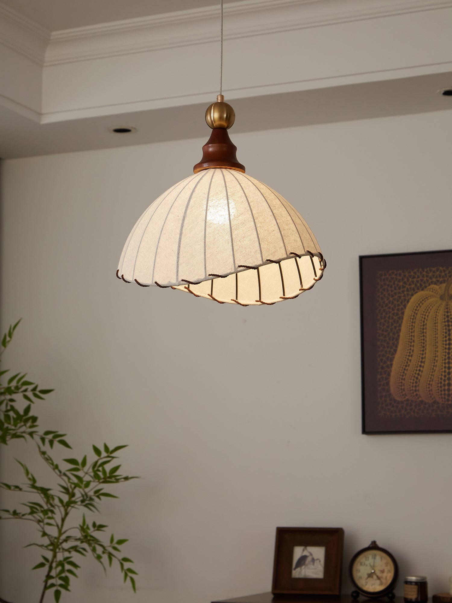 Velona – Schicke und elegante moderne Stoff-Hängeleuchte