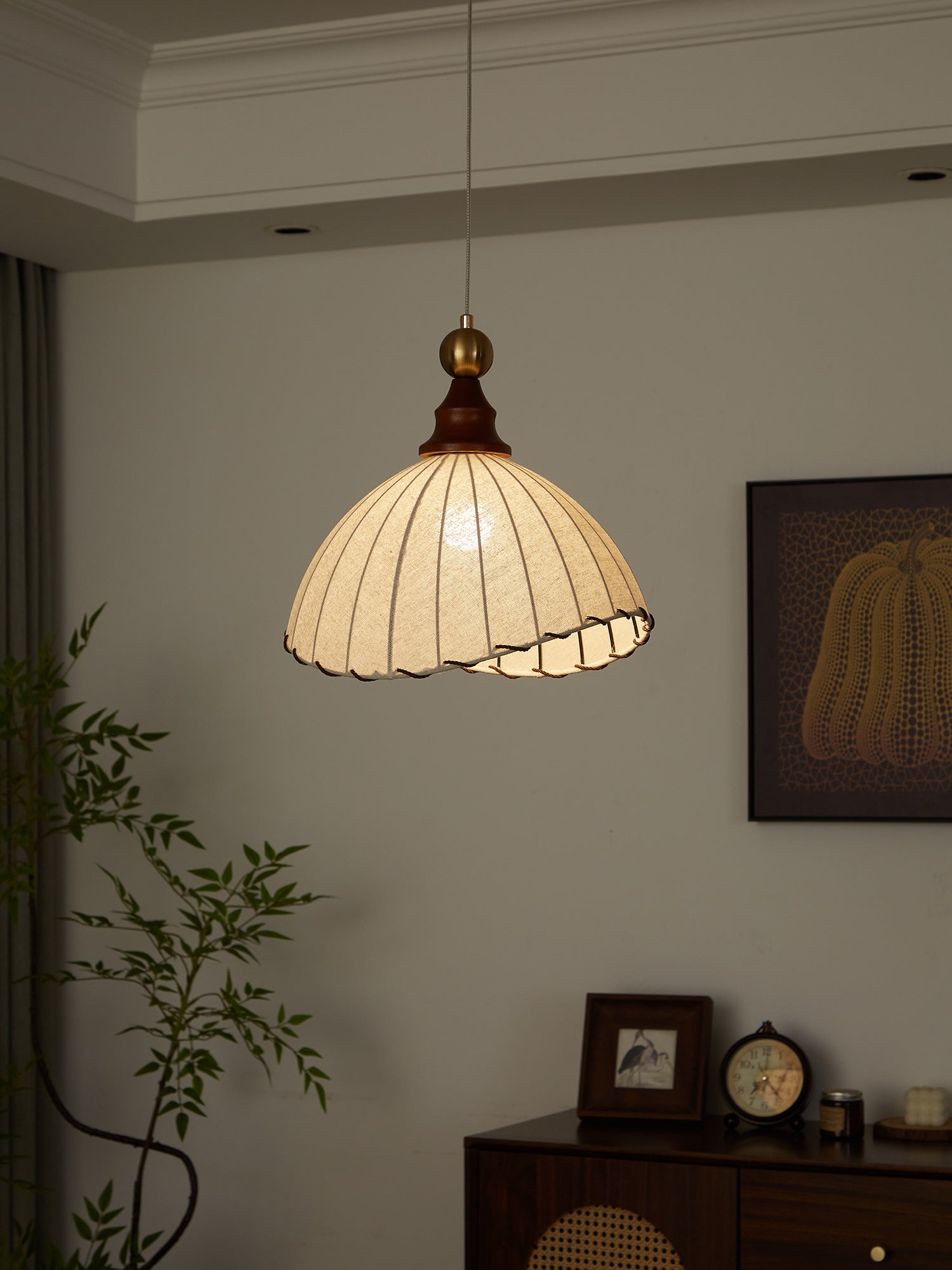 Velona – Schicke und elegante moderne Stoff-Hängeleuchte