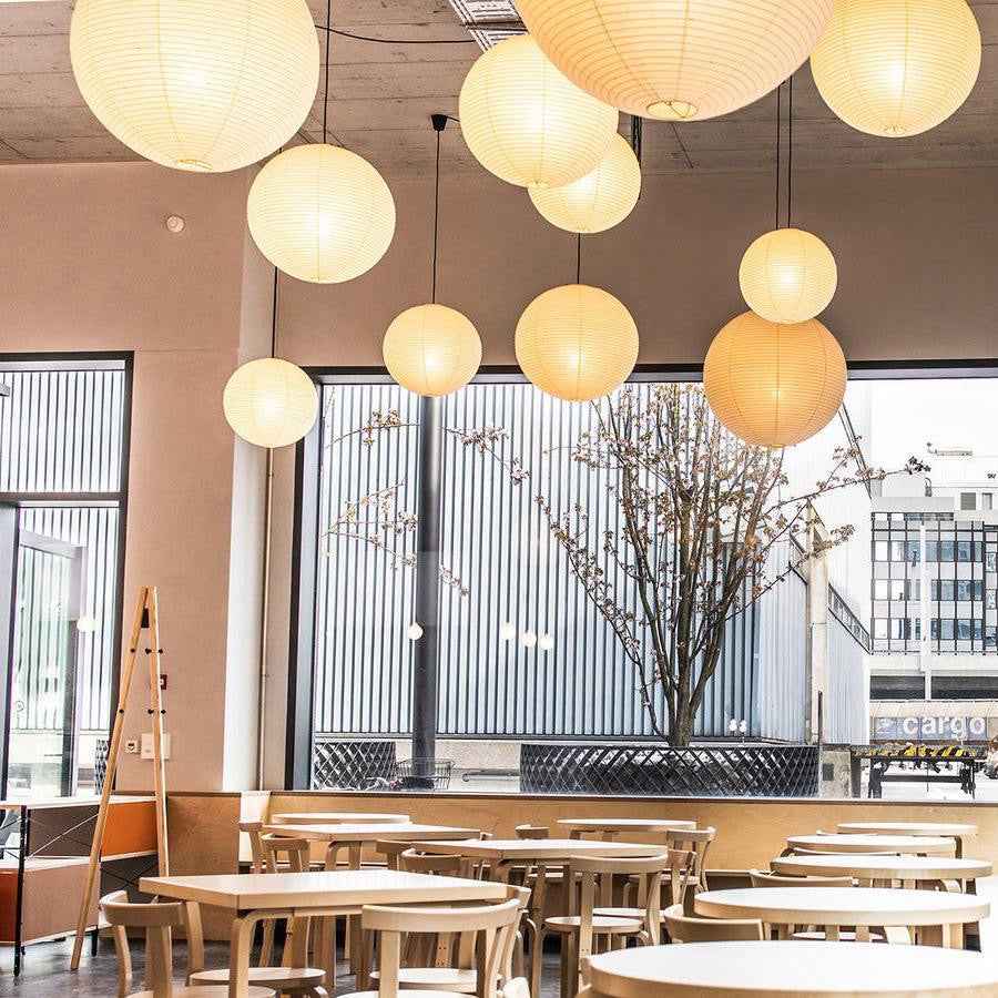 Hängelampe aus Rispapier für elegantes Ambiente