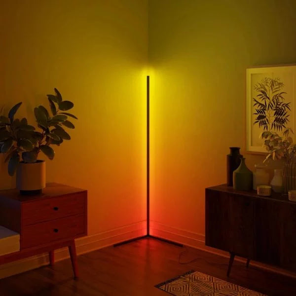 Moderne RGB LED Stehleuchte mit Fernbedienung und App für individuell anpassbare Beleuchtung