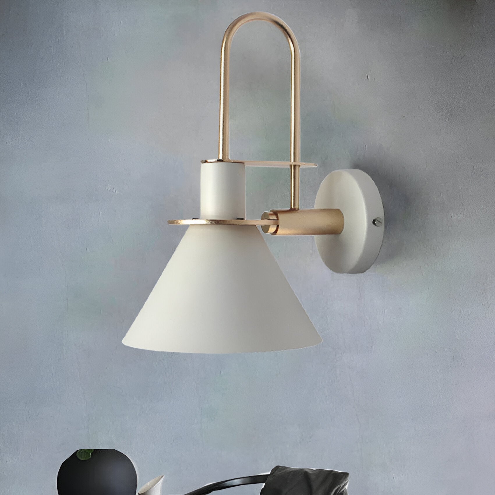 Zoralia - Moderne LED-Wandlampe mit eleganter Trompetenform für stilvollen Anspruch