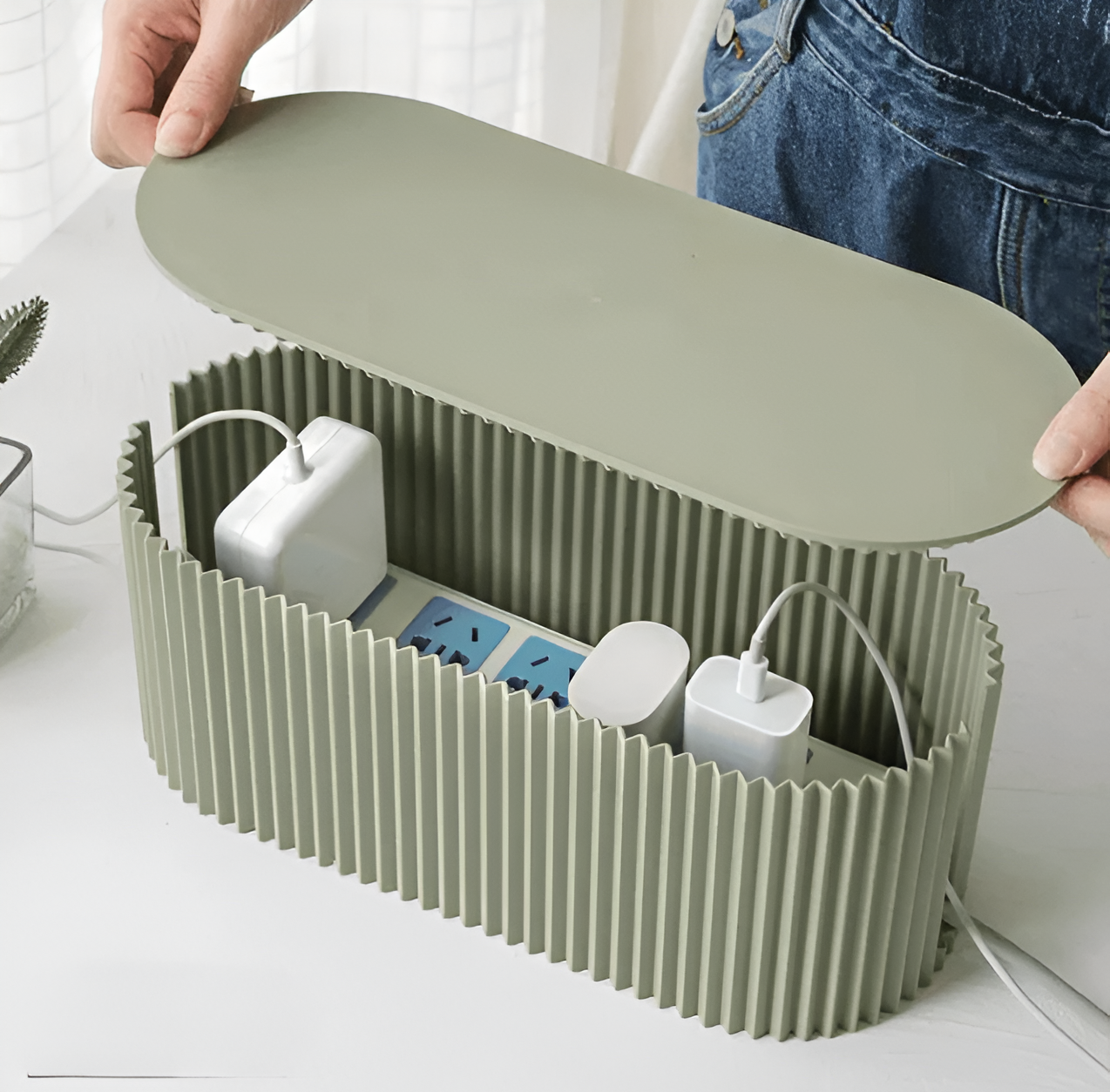 Caliane - Elegante Minimalistische Kabelbox im Charmanten Macaron-Design