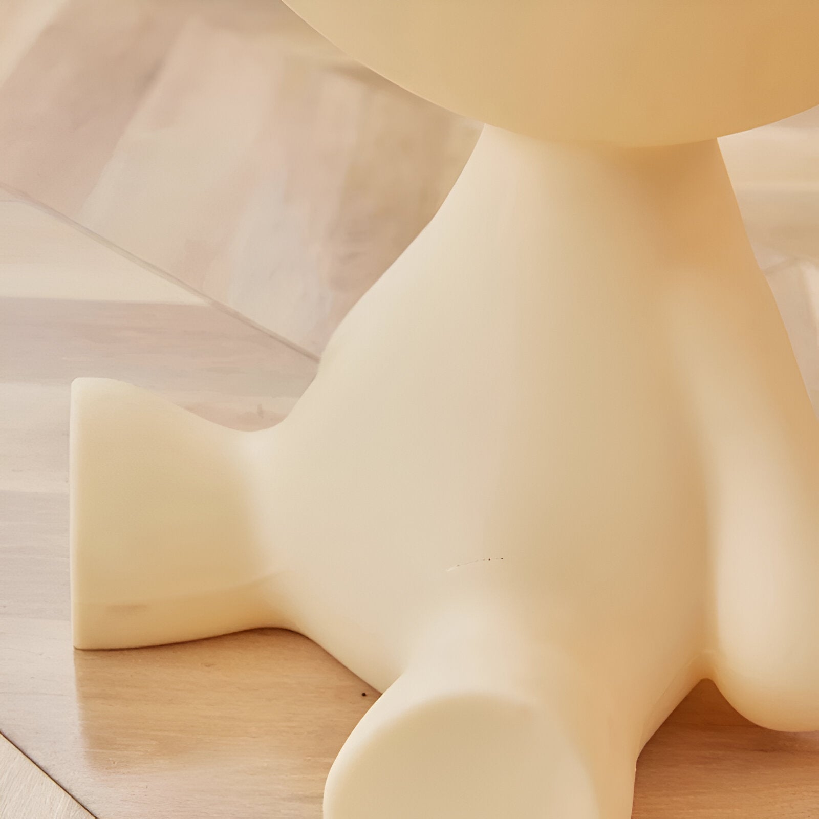 Ylix - Eleganter runder Couchtisch für stilvollen Wohnbereich