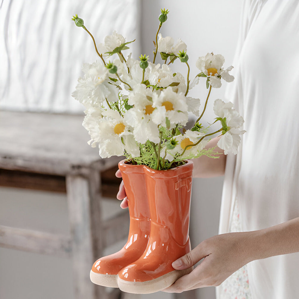 Minthara - Elegante Keramikvase in Charmanter Stiefel-Form für Moderne Dekoration