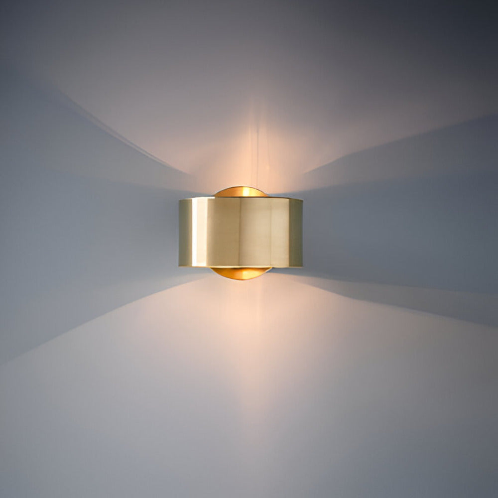 Alecta - Elegante goldene minimalistische Wandleuchte für zeitloses Design