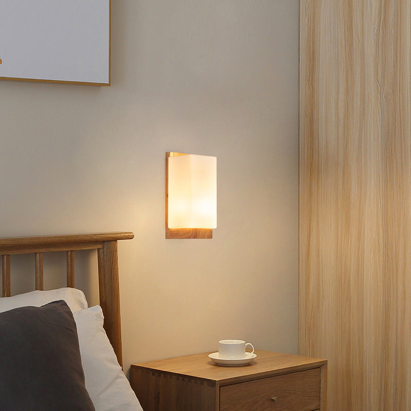 Wandleuchte mit Rechteckigem Holzrahmen und Glasschirm