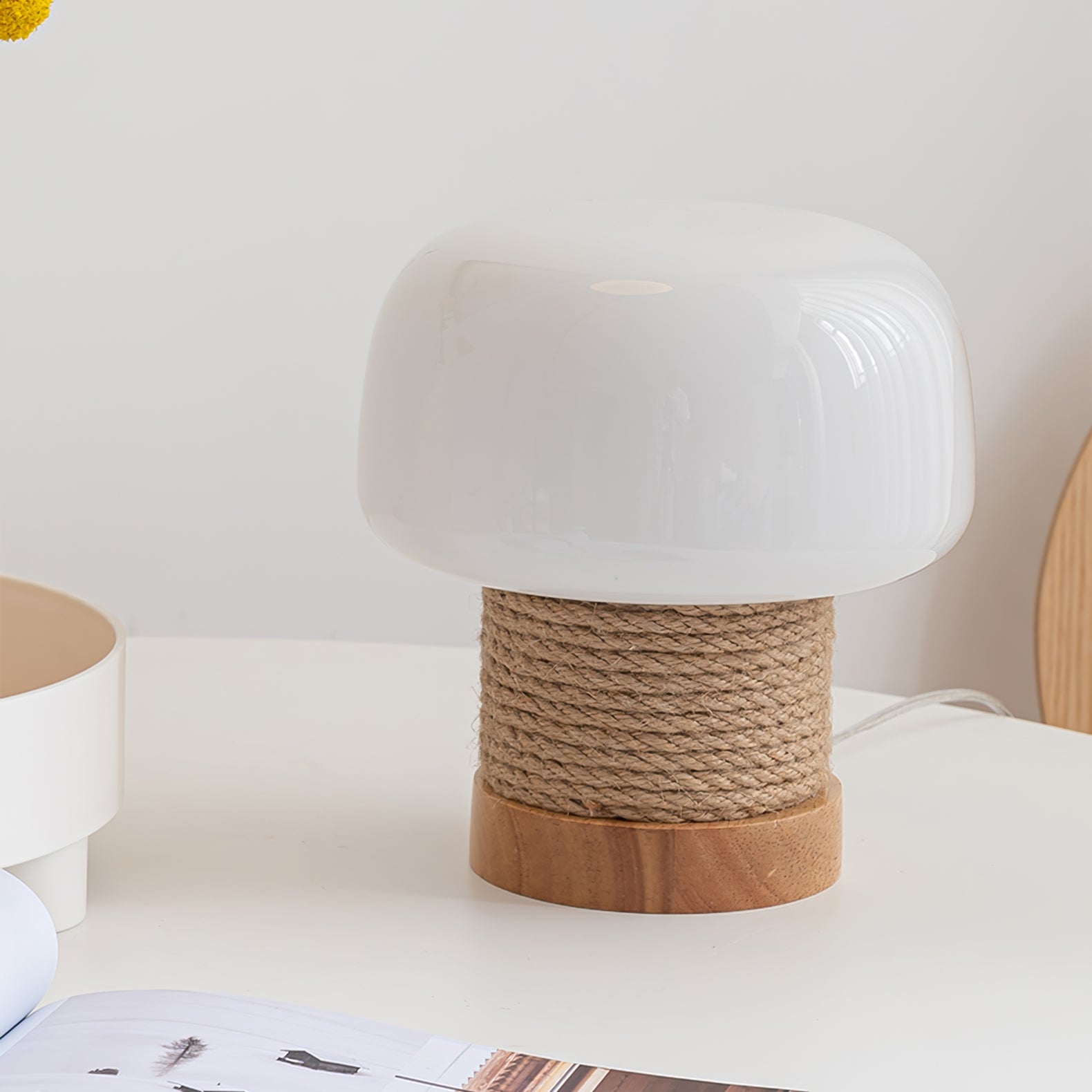 Valoria - Stilvolle moderne minimalistische LED-Tischlampe mit eleganter Holzbasis