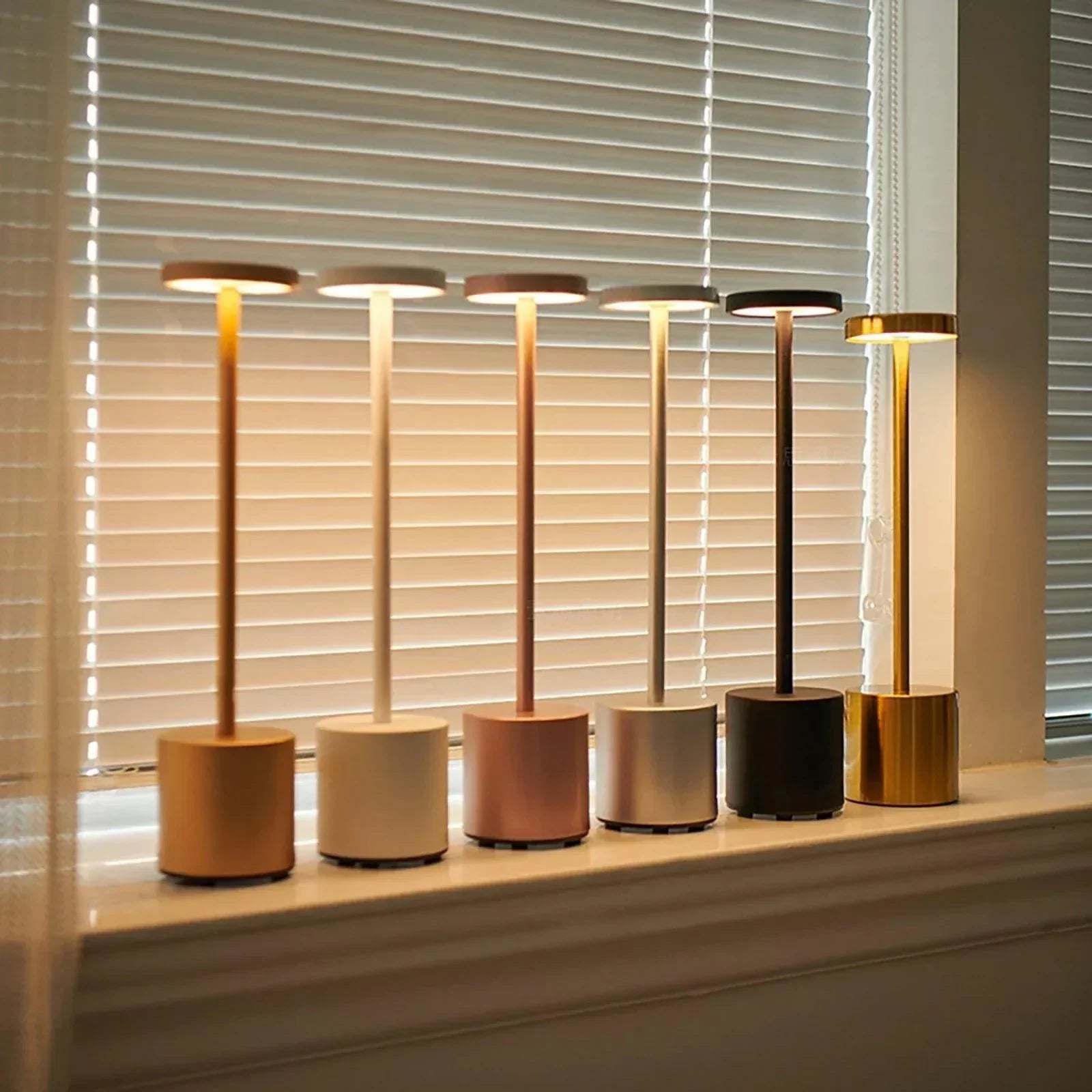 Elegante Schreibtischlampe LoraGlow – Metall, verstellbares LED, wiederaufladbar per USB für perfektes Licht