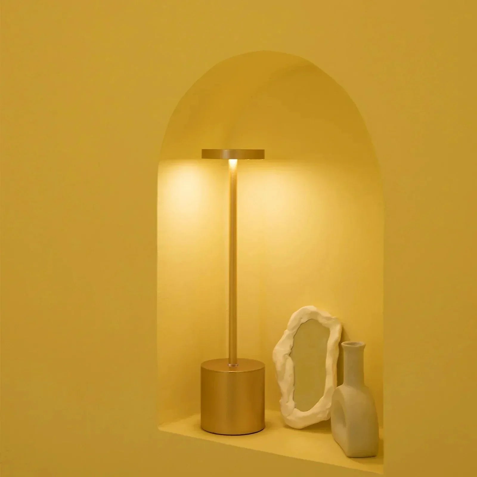 Elegante Schreibtischlampe LoraGlow – Metall, verstellbares LED, wiederaufladbar per USB für perfektes Licht