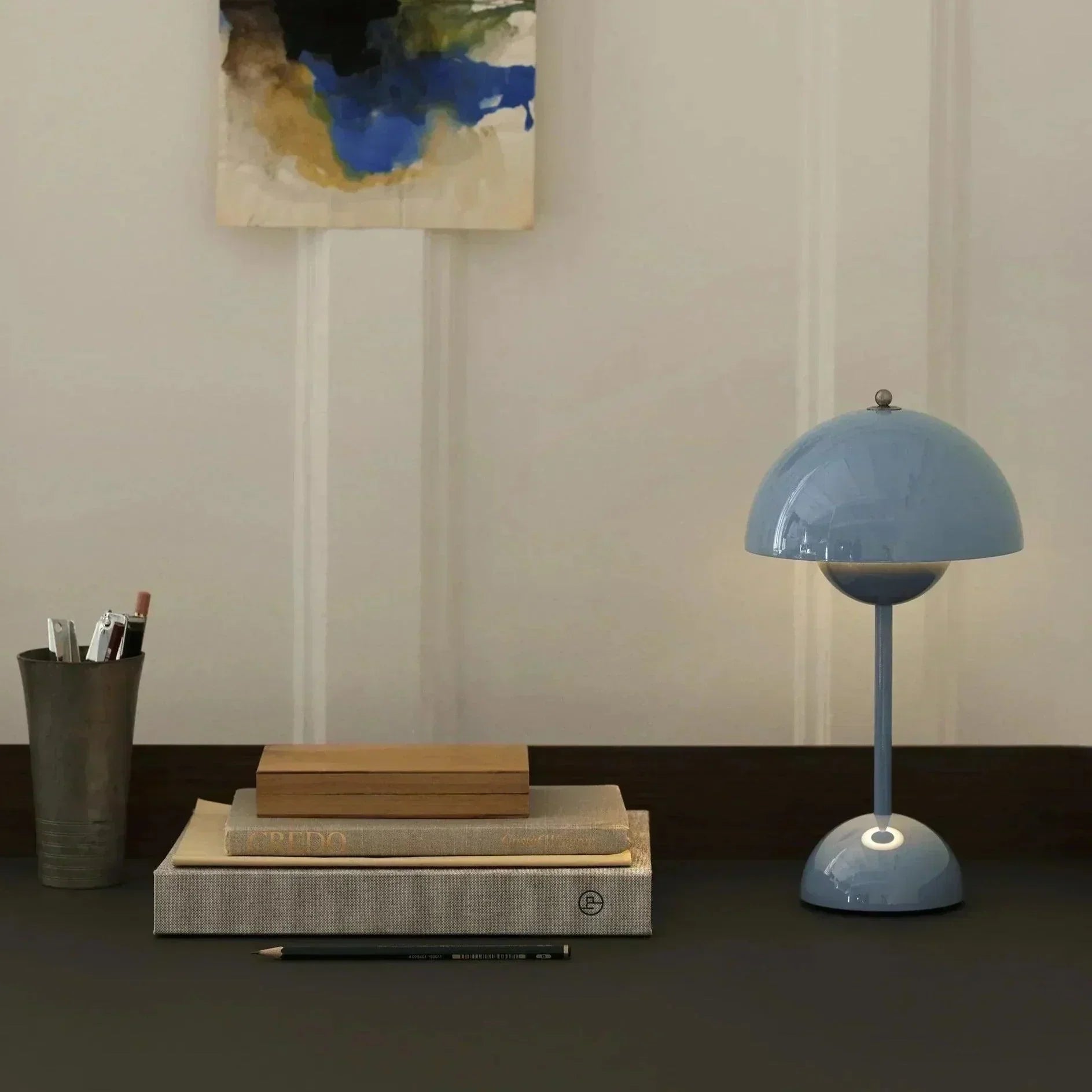 Moderne LED-Tischlampe mit skandinavischer verstellbarer Beleuchtung für eine elegante Atmosphäre