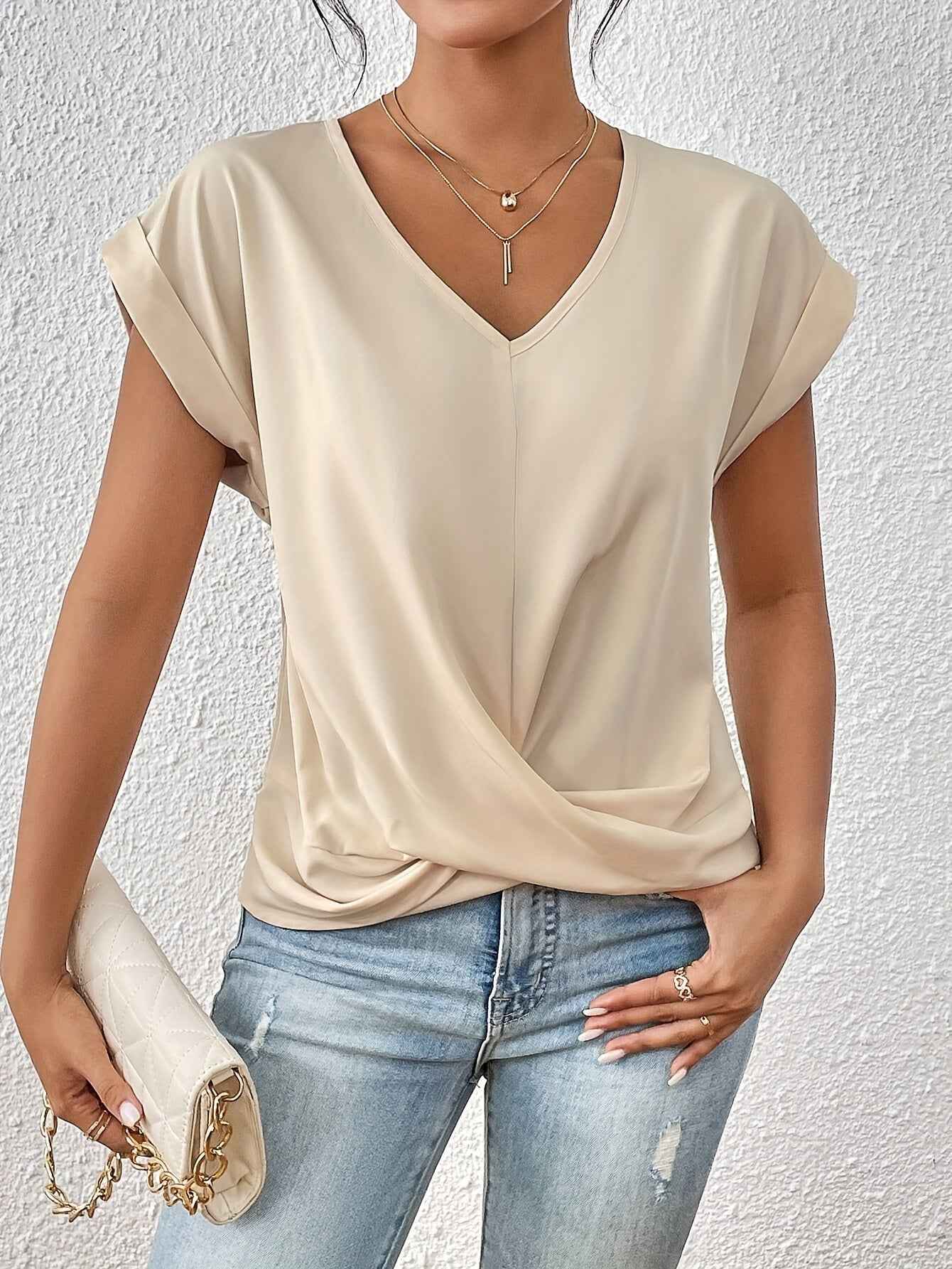 Maia – V-Ausschnitt-Top mit Twist-Detail