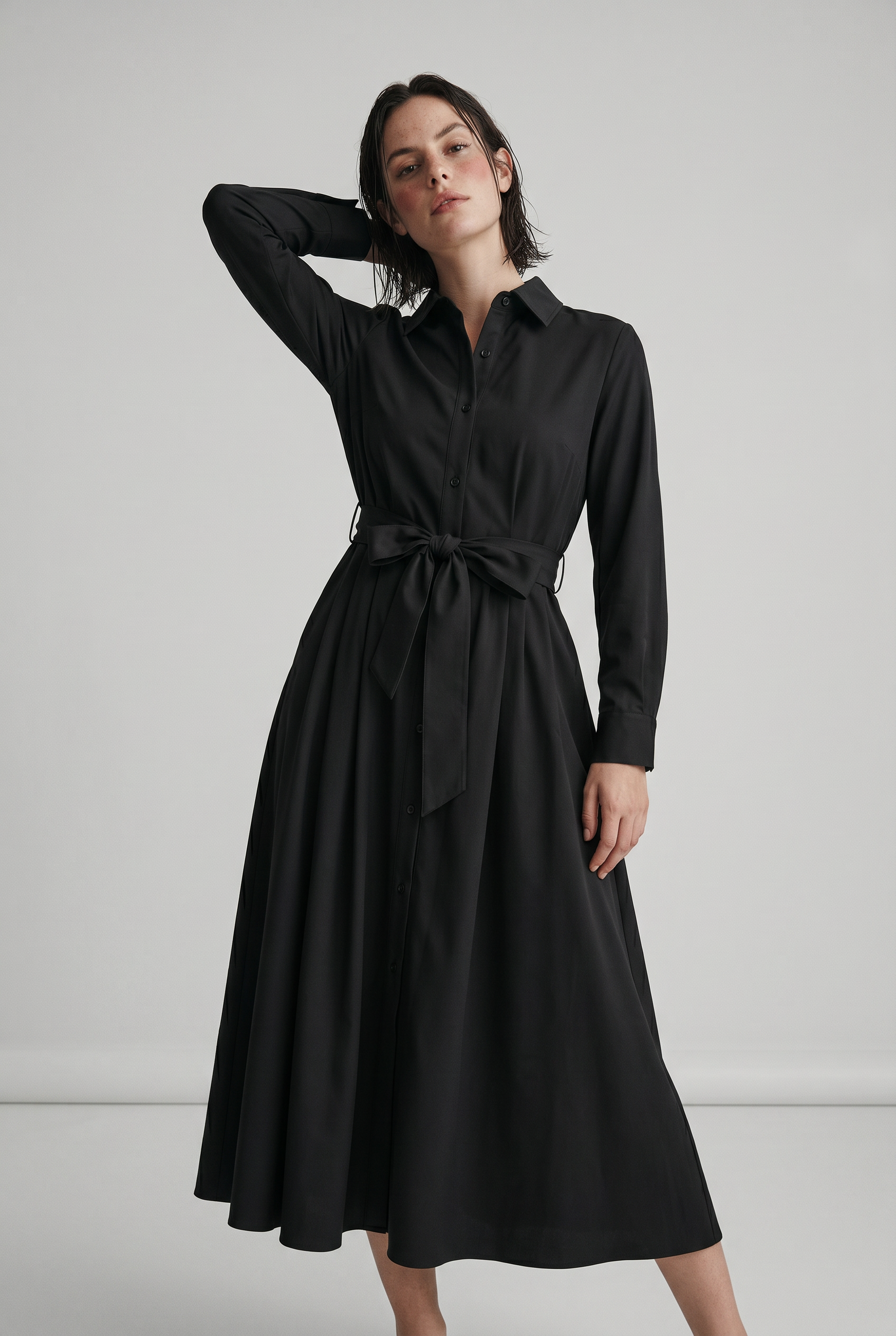 Elegantes Maxi-Kleid mit Langärmeln und Hemdkragen Damen