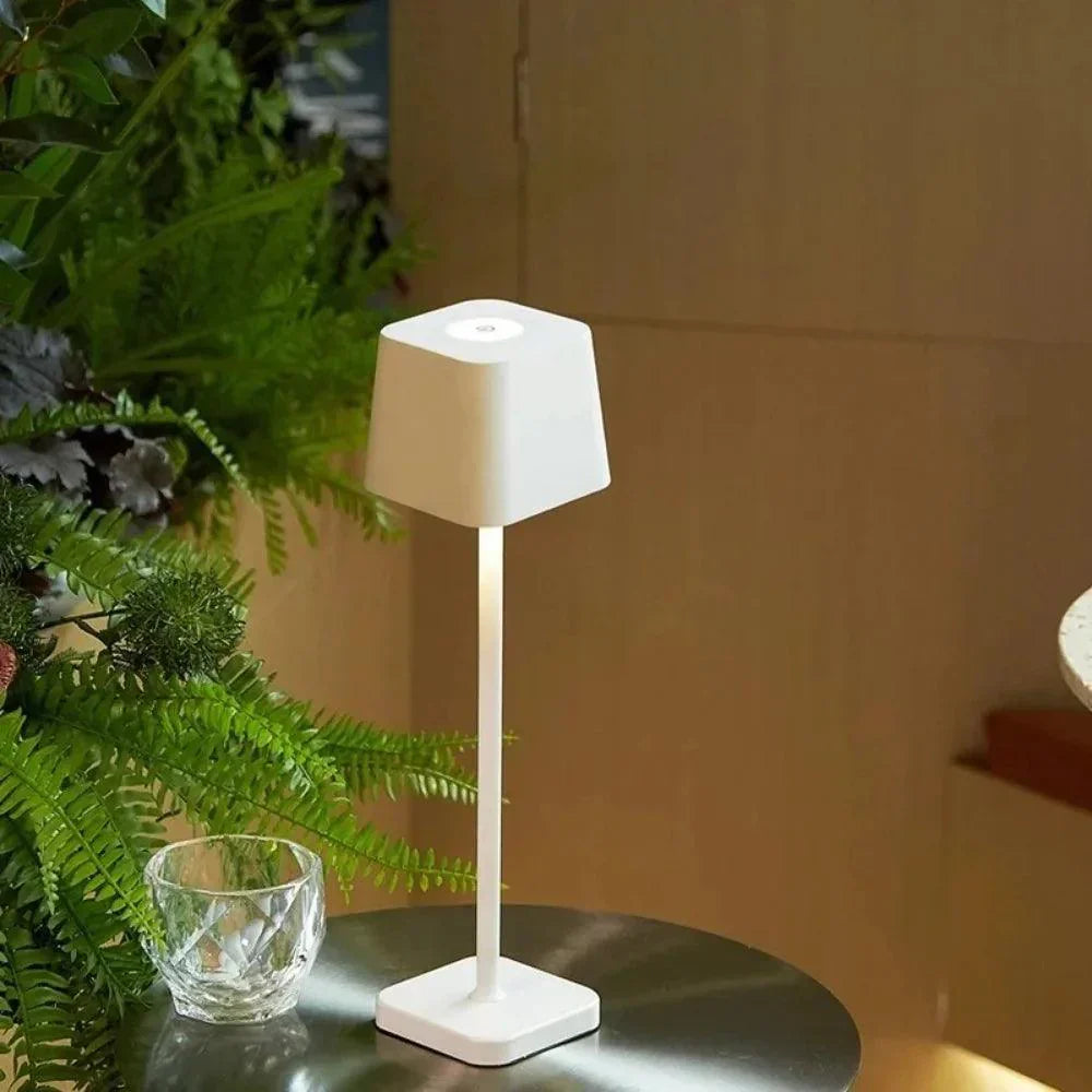 LuxLight - Kabellose Tischlampe, elegant und tragbar für eine perfekte Atmosphäre