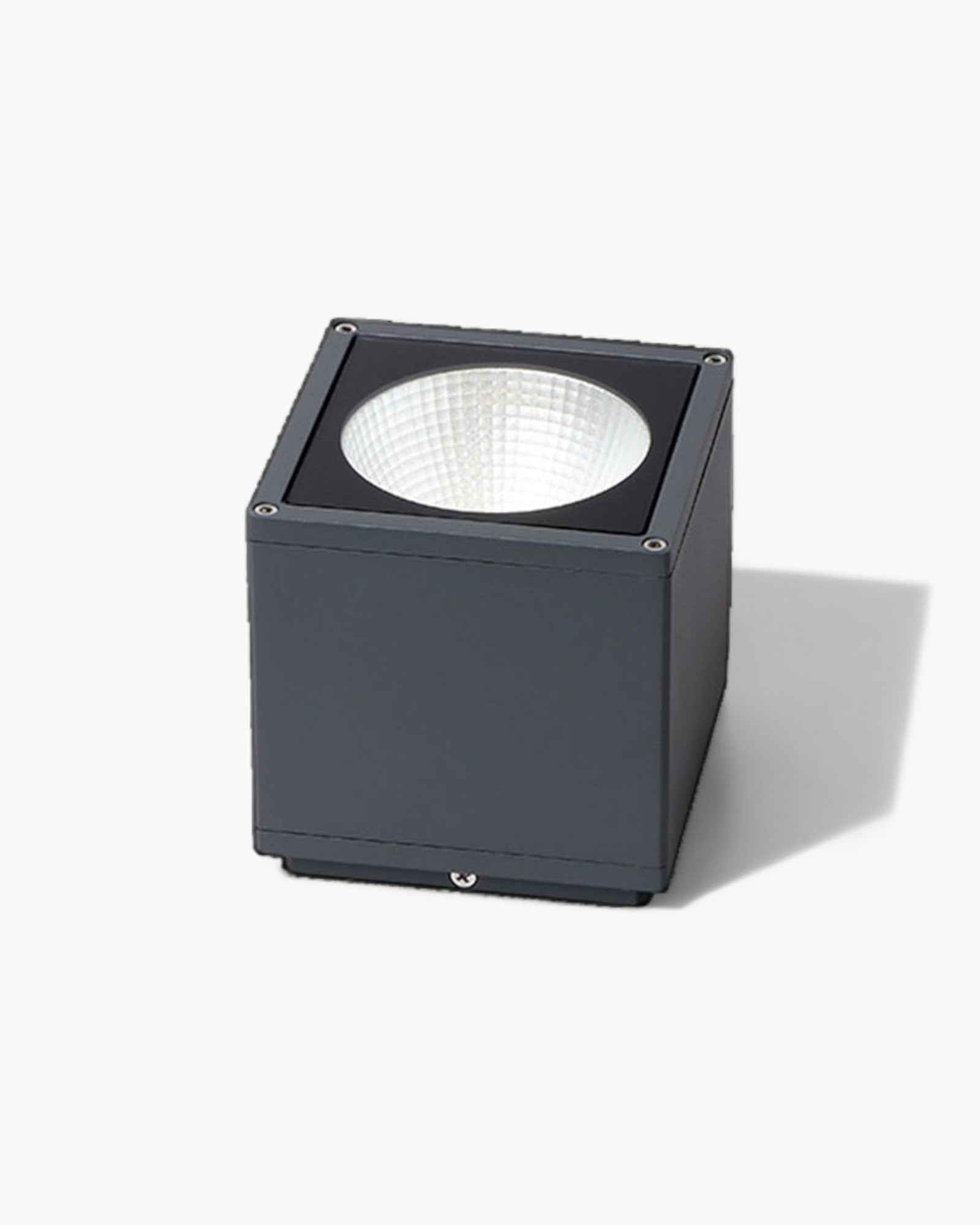 Moderne Deckenleuchte aus Metall