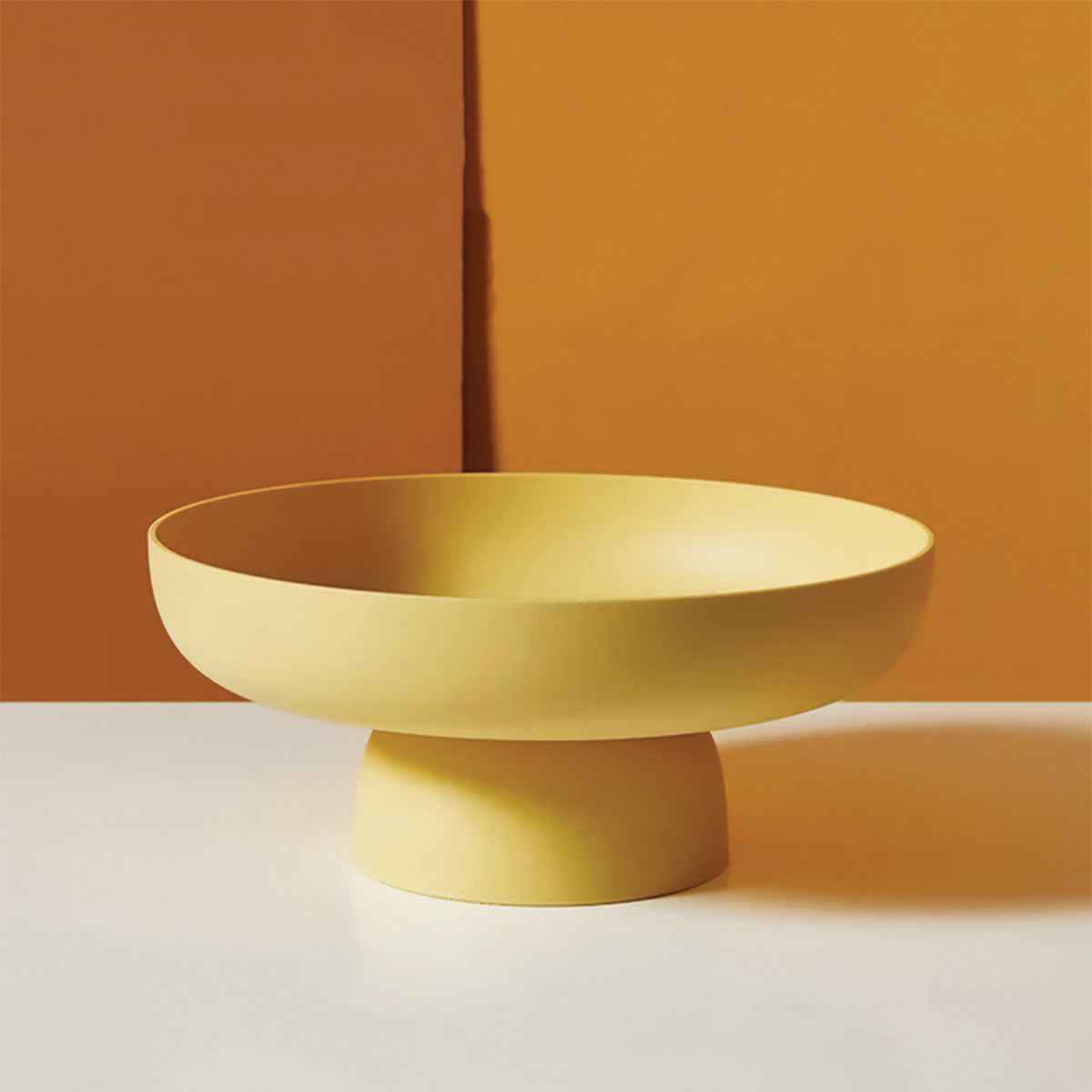 Moderne Fruchtbeholder mit Ablaufsystem