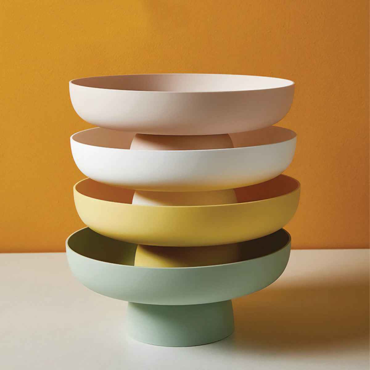 Moderne Fruchtbeholder mit Ablaufsystem