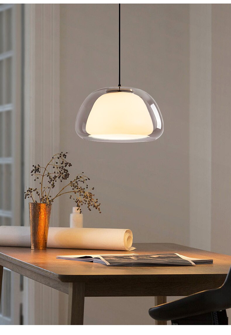 Moderne Pendelleuchte mit Glaskuppel 8