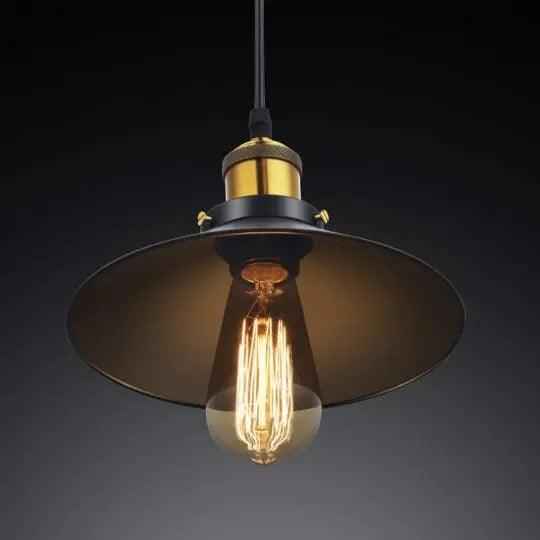Moderne Pendelleuchte mit Schwarz-Gold Finish