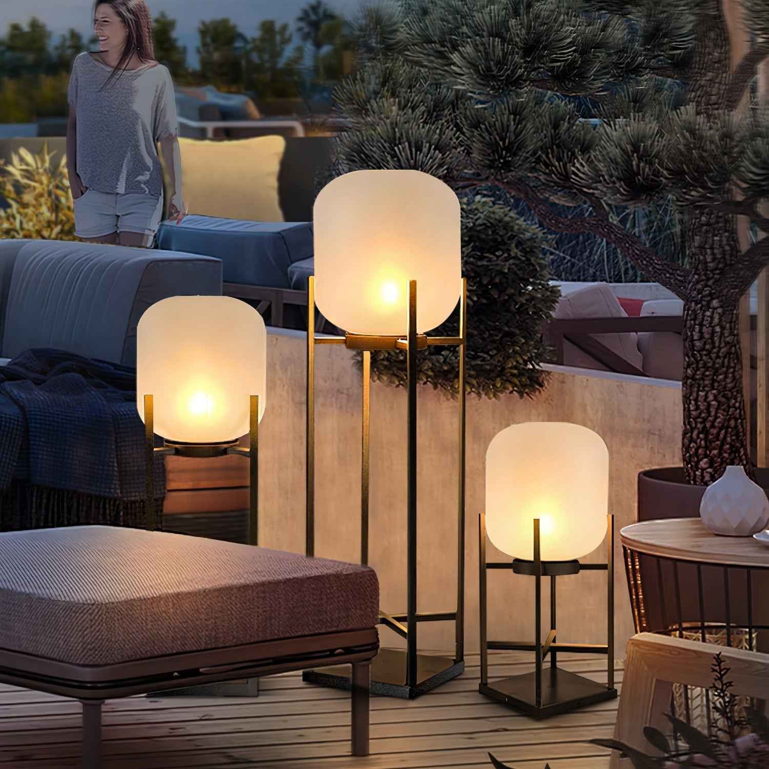 Moderne Solar-Gartenlampe mit Edelstahl-Gehäuse