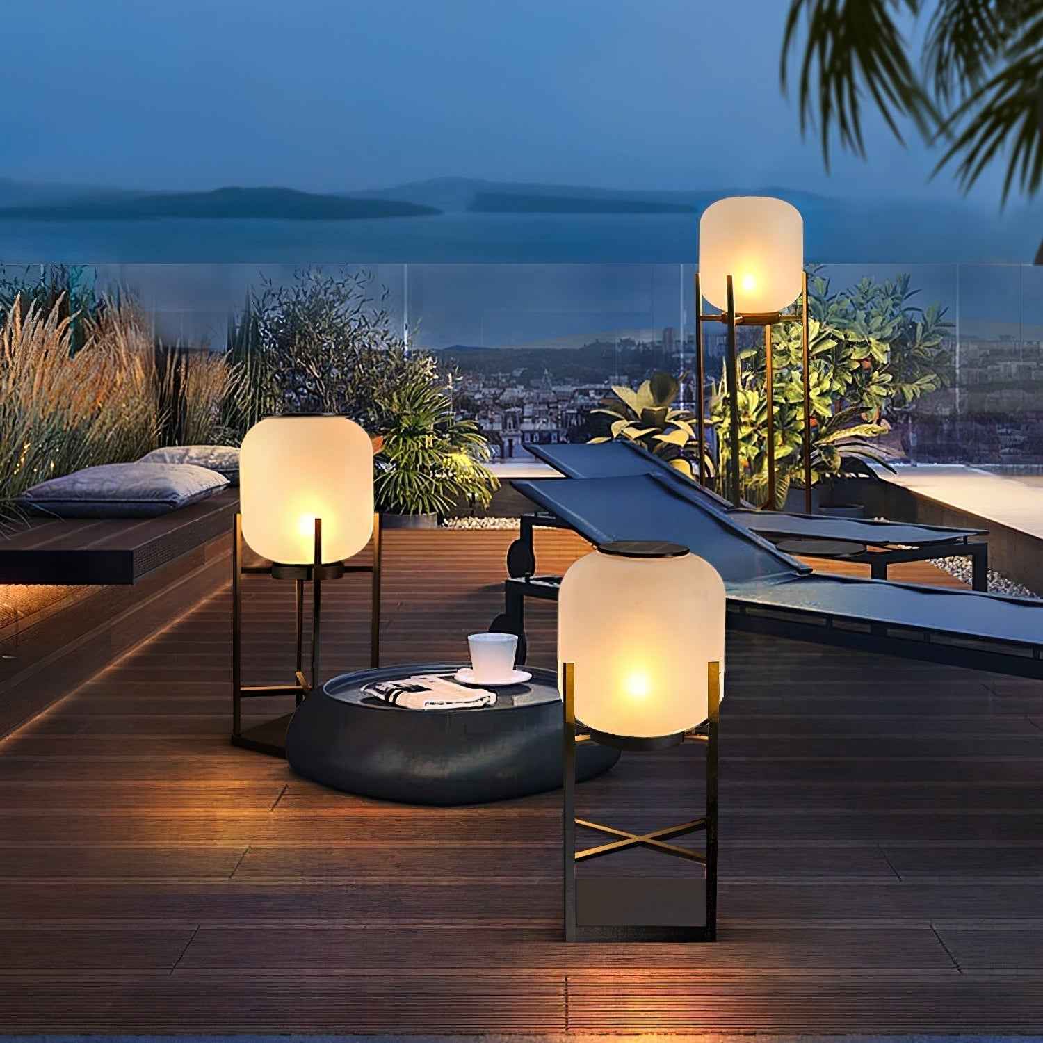 Moderne Solar-Gartenlampe mit Edelstahl-Gehäuse