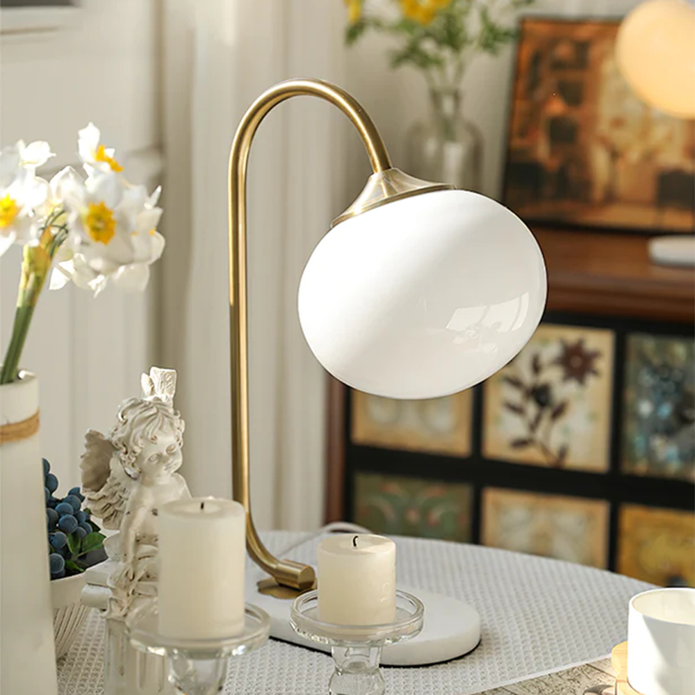 Moderne Tischlampe aus Metall und Glas 6
