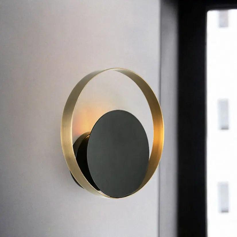 Moderne Wandleuchte in Gold und Schwarz 2