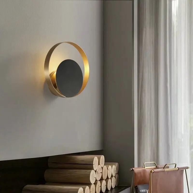 Moderne Wandleuchte in Gold und Schwarz 6