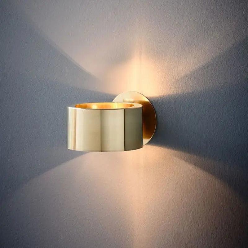 Moderne Wandleuchte mit elegantem Design 2