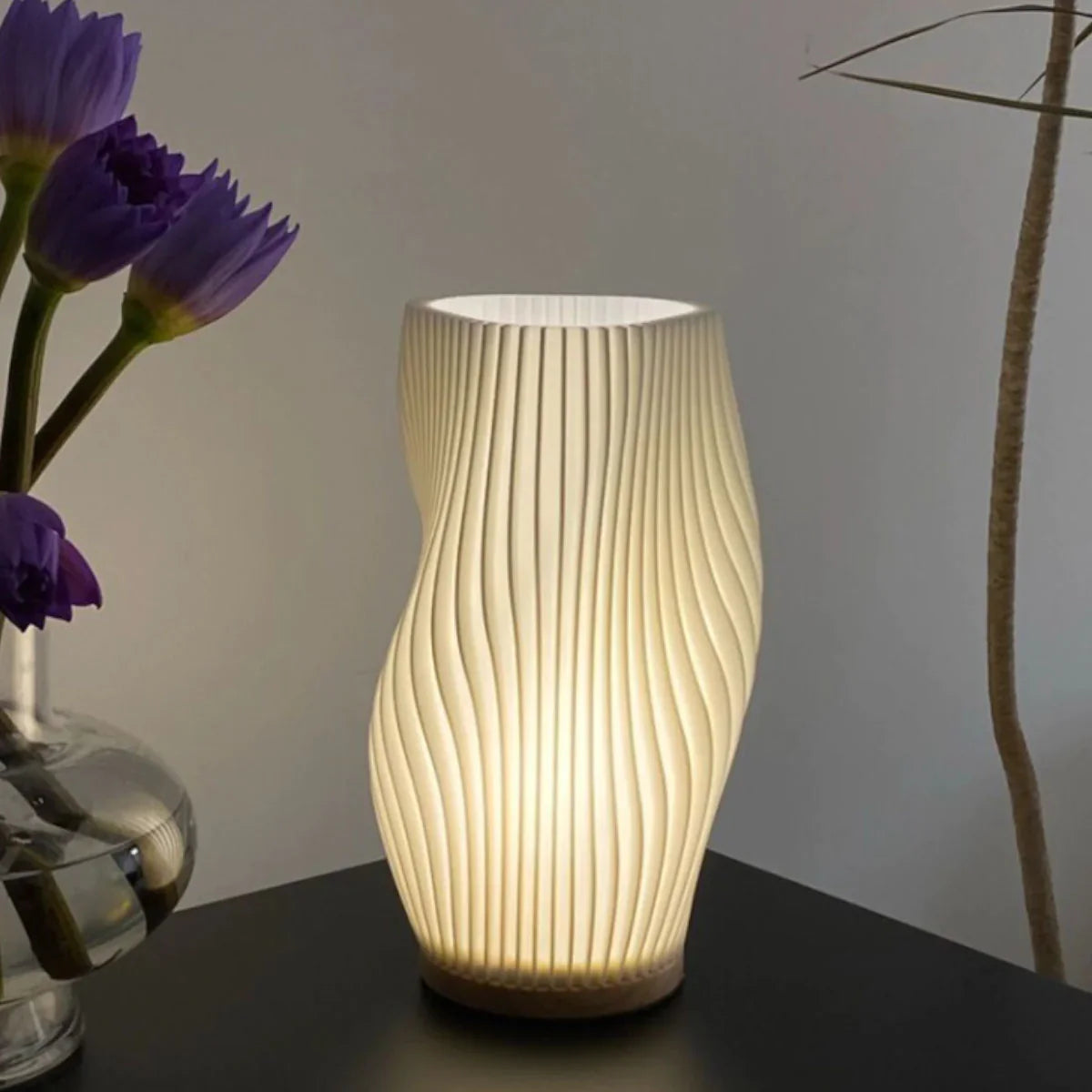 Moderne Wavecrest Lampe mit Dimmfunktion 4