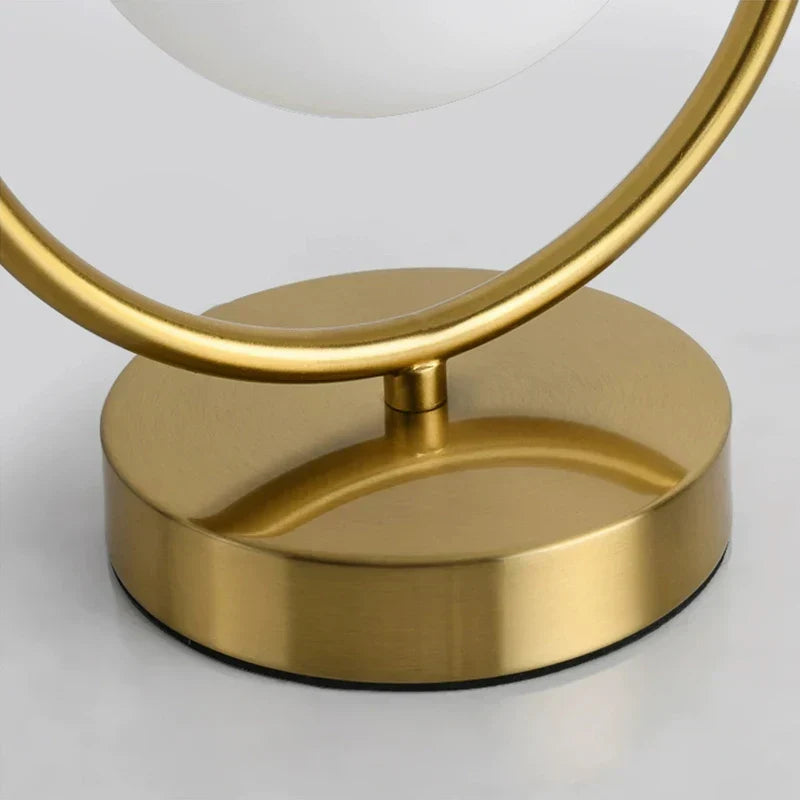 Elegant nordische Glaskugel-Lampe für eine gemütliche Atmosphäre