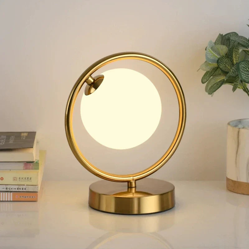 Elegant nordische Glaskugel-Lampe für eine gemütliche Atmosphäre