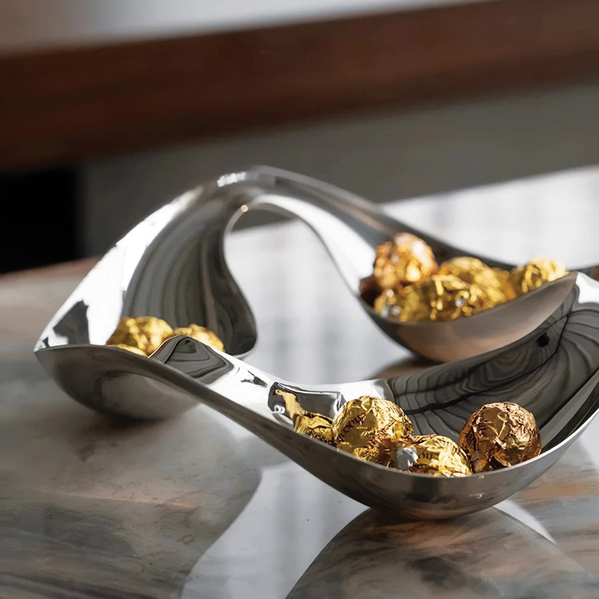 Dekorativer Plateau Nuvola – Elegantes Zubehör zur perfekten Aufwertung Ihrer Innenräume