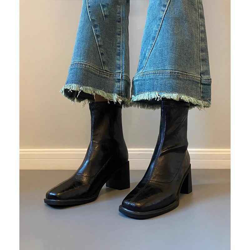 Elegante und trendige Schuhe mit quadratischem Absatz