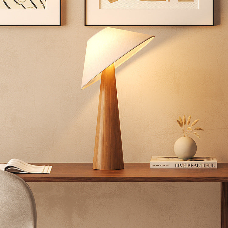 Caelistra - elegante japanische Wabi Sabi Steh- und Tischlampe für eine ruhige und stilvolle Atmosphäre