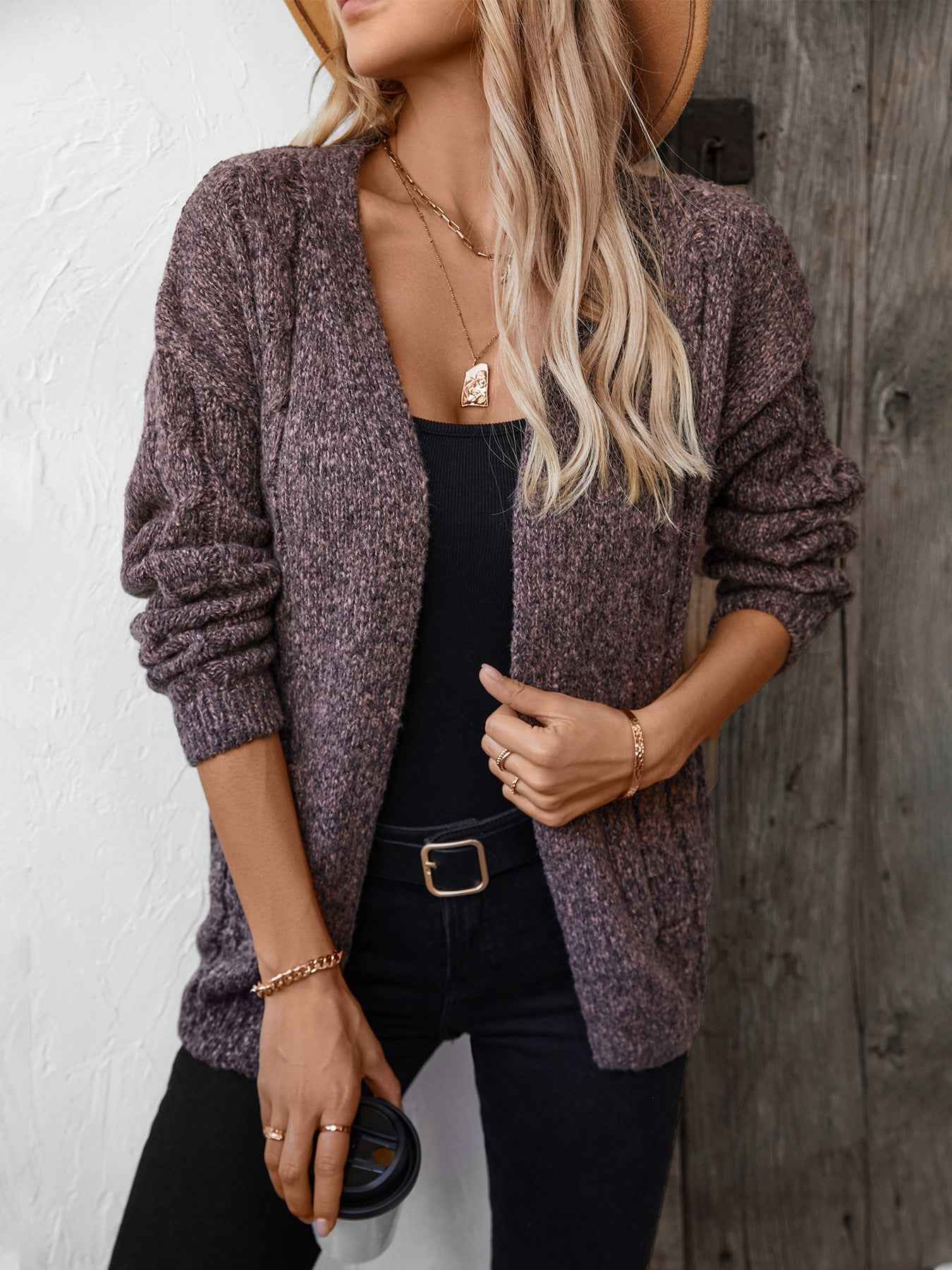 Gemütlicher Zopfmuster-Strickcardigan mit offenem Vorderteil und langen Ärmeln