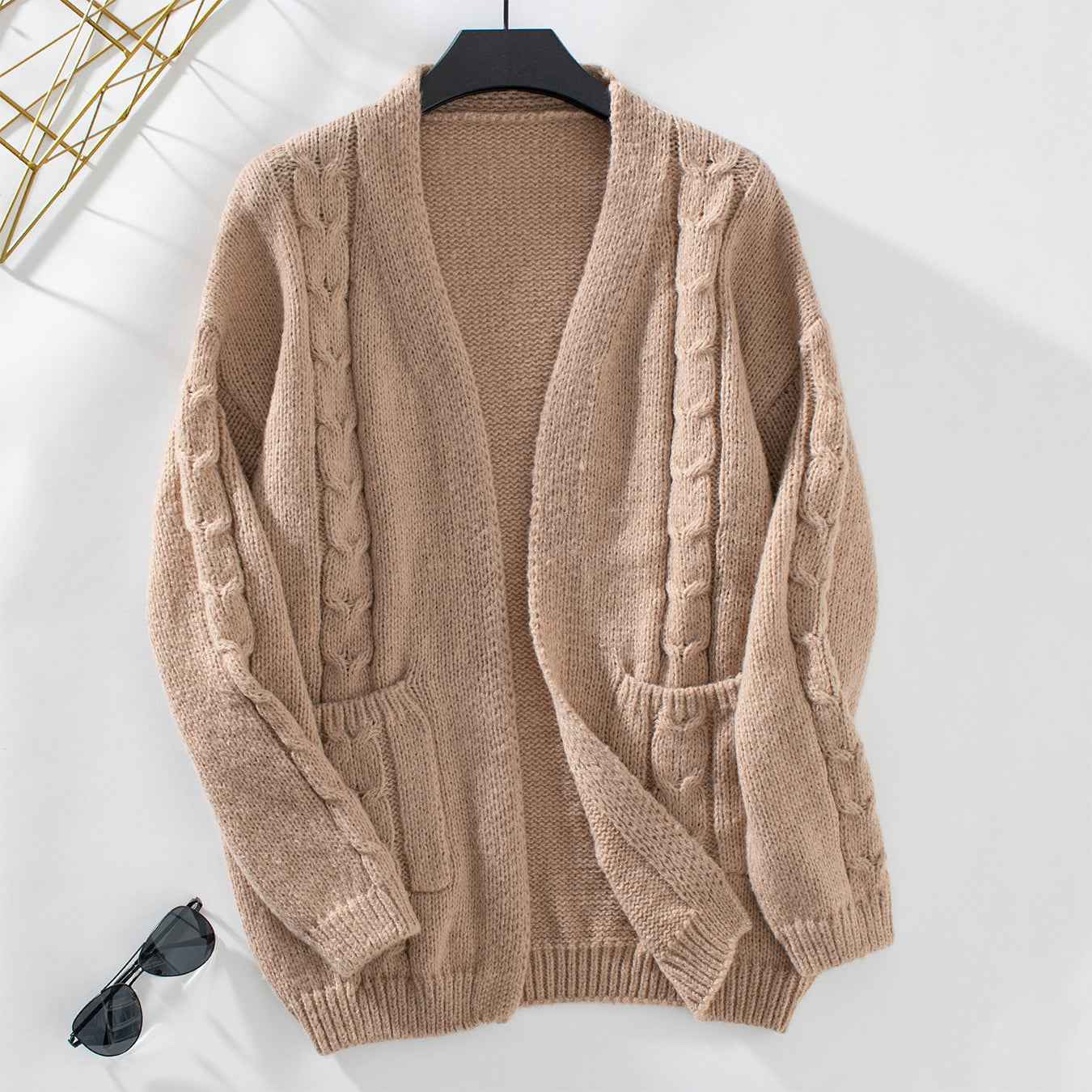 Gemütlicher Zopfmuster-Strickcardigan mit offenem Vorderteil und langen Ärmeln