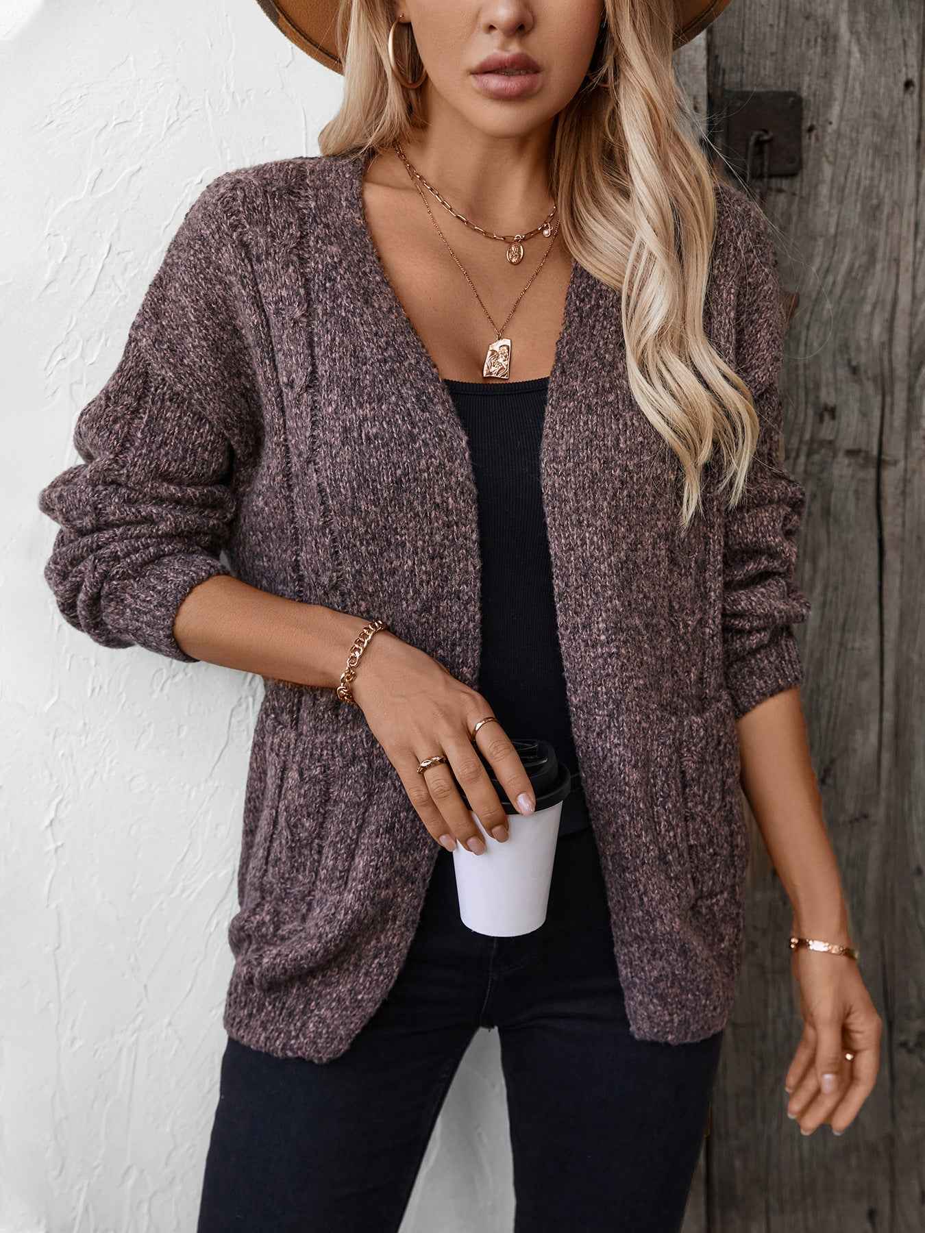 Gemütlicher Zopfmuster-Strickcardigan mit offenem Vorderteil und langen Ärmeln