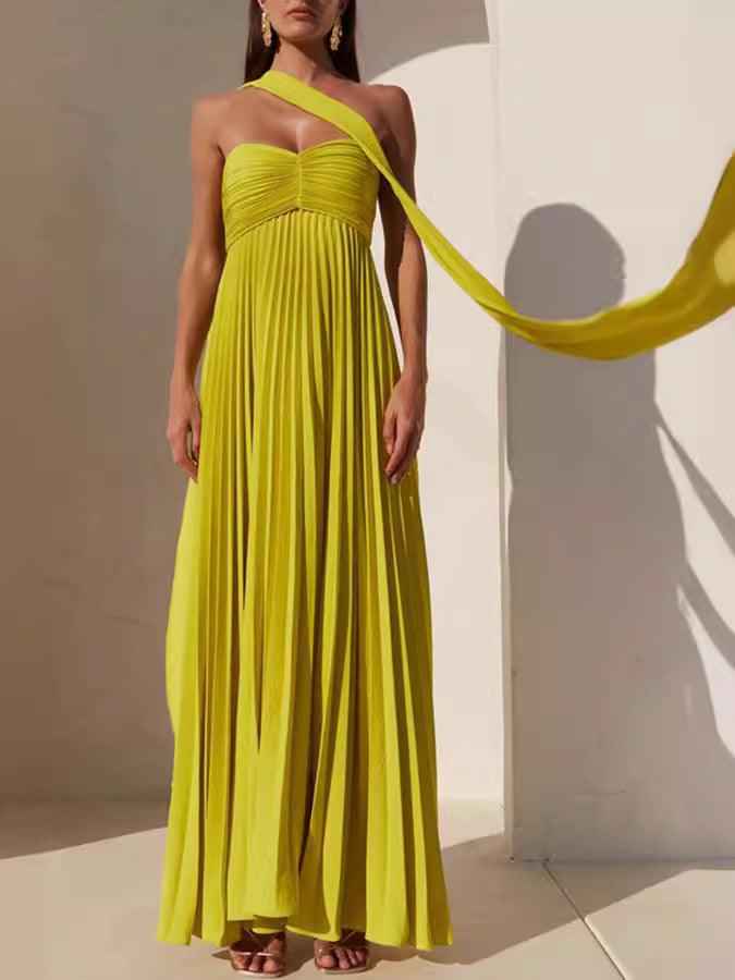 Schlicht-elegantes Bandeaukleid mit Falten und Schleife