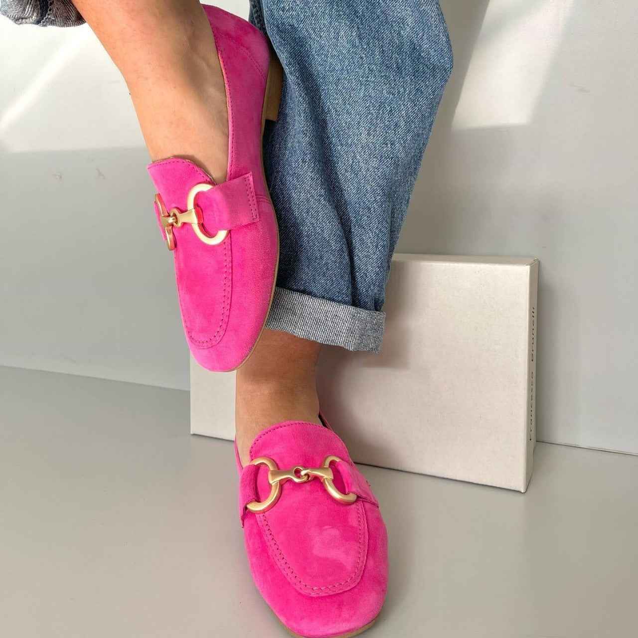 Elegant Chic Loafers with Gold Detailing