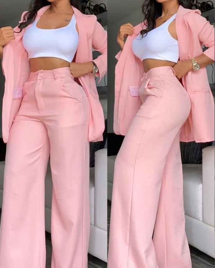 Elegantes Damen-Set mit Reversjacke und geradem Bein гору