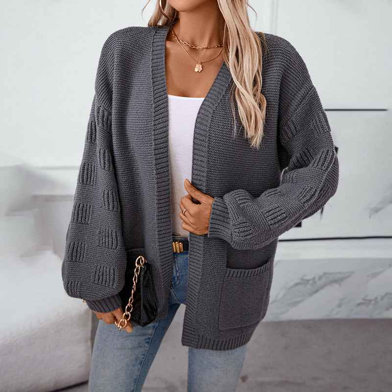 Locker geschnittene einfarbige Langarm-Strickjacke
