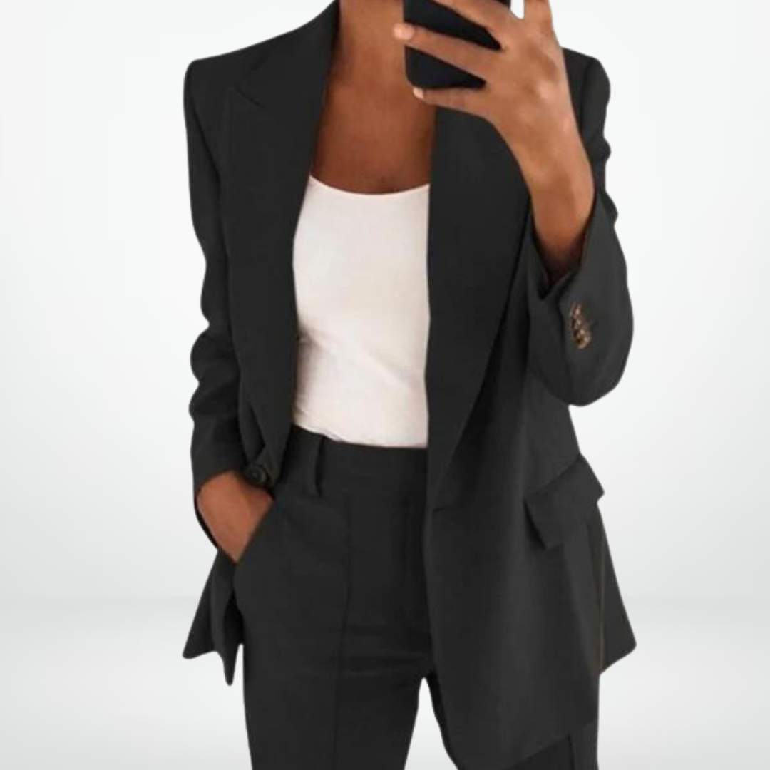 Moderner urbaner Damen-Anzug, stilvoll und elegant für einen trendigen Look